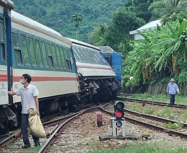 Xác định nguyên nhân tàu trật đường ray xảy ra liên tục ở Thừa Thiên Huế -0