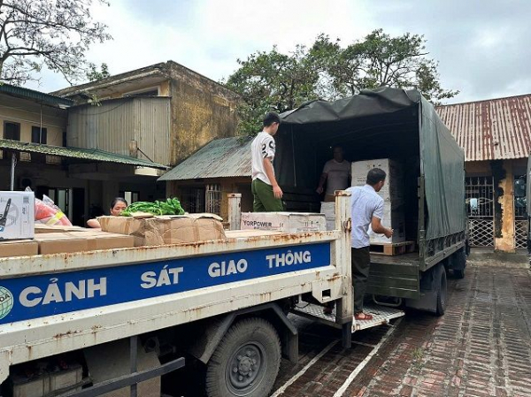 2600 CBCS Công an tỉnh Hải Dương tham gia phòng chống mưa lũ -0