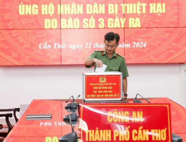 Công an các tỉnh, thành Tây Nam Bộ ủng hộ hỗ trợ đồng bào bị thiệt hại do bão số 3 -0