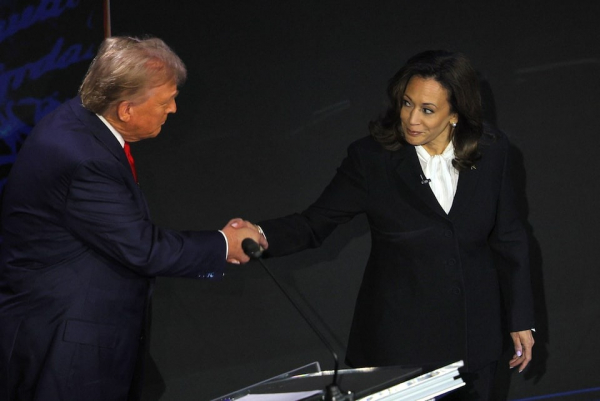 Màn đối đầu kịch tính giữa ông Donald Trump và và Kamala Harris -0