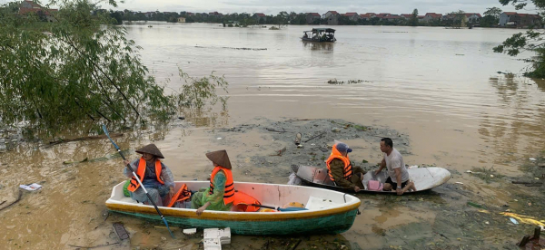 Di dời, đảm bảo an toàn sức khỏe, tài sản cho người dân vùng trũng. -0