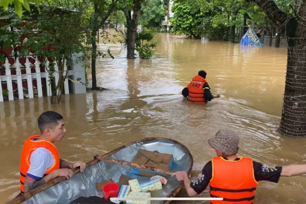 Những sáng kiến cứu hộ của Công an Thái Nguyên làm ấm lòng người dân trong mưa lũ -0