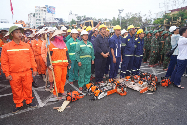 Hải Phòng tăng cường hơn 400 CBCS Quân đội và Công an tham gia hỗ trợ khắc phục hậu quả bão số 3 -0