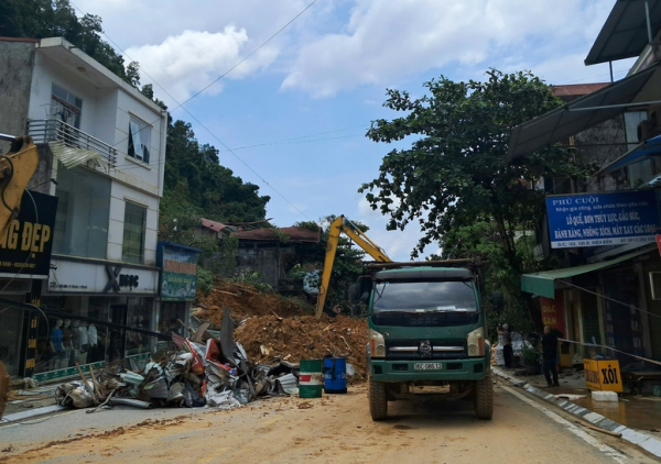 Thủ tướng Phạm Minh Chính tới Yên Bái chỉ đạo ứng phó, khắc phục hậu quả mưa lũ, thiên tai -0