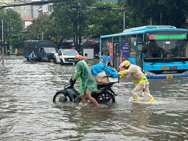 ha-noi-ngap.jpg -0