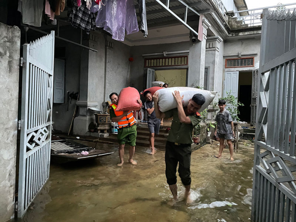 Kiểm tra công tác phòng, chống lũ tại Đê đập tràn xã Đức Long, huyện Nho Quan -0