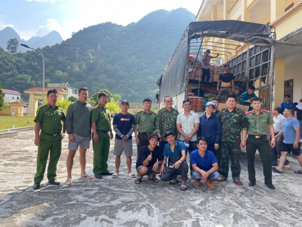 Cao Bằng: Xóm núi ngập sâu, nhiều ngôi nhà, tuyến giao thông bị chìm trong biển nước -0