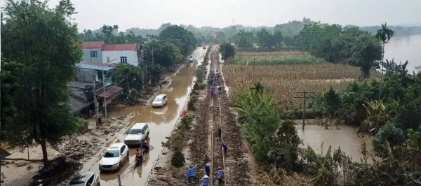 Thông toàn tuyến đường sắt Yên Viên - Lào Cai -0