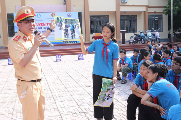 Ra mắt mô hình “Cổng trường an toàn giao thông” -0