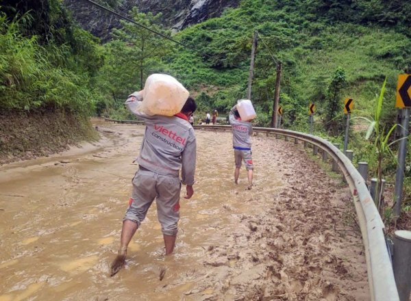 Chạy đua với thời gian để cứu người, cứu “sóng” -0