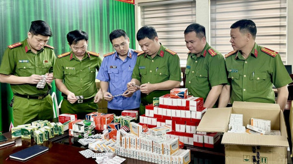 Deputy Minister Nguyen Ngoc Lam commends Thanh Hoa Police  for dismantling crime group manufacturing counterfeit medications -0