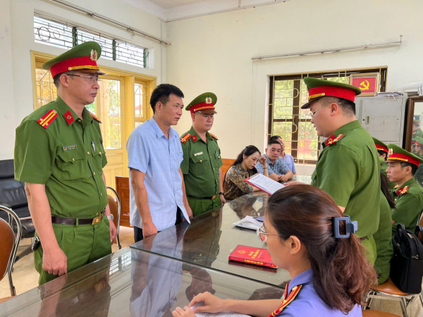 Hà Giang: Khởi tố nguyên Phó Chủ tịch UBND xã lập khống hồ sơ đề nghị cấp Giấy chứng nhận quyền sử dụng đất -0