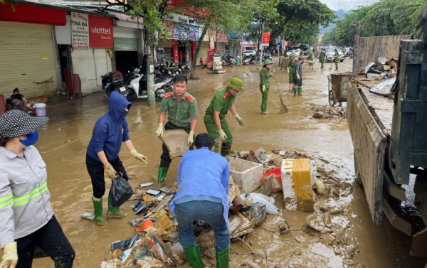 Phòng dịch bệnh sau bão lũ, người dân đừng chần chừ tiếp cận y tế -0