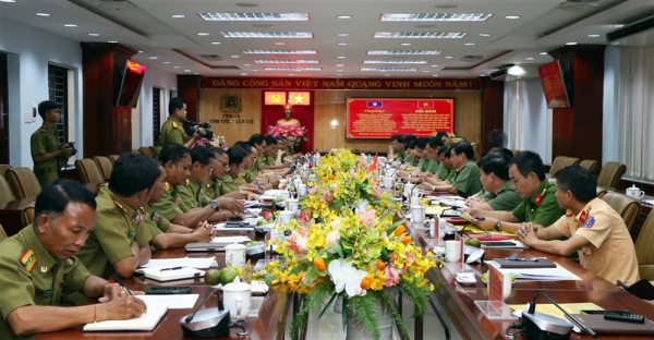 Vietnamese, Lao police tighten anti-crime cooperation -0