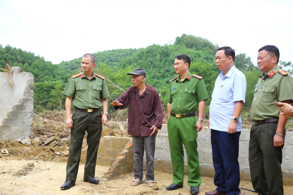 Trao gửi yêu thương, sẻ chia khó khăn với đồng bào Bắc Kạn -0