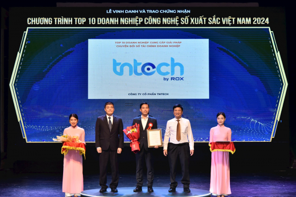 TNTech được vinh danh tại chương trình Top 10 Doanh nghiệp Công nghệ số xuất sắc Việt Nam năm 2024 -0