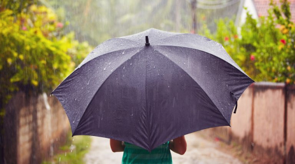 Mưa dông giảm dần ở miền Trung, Hà Nội trời nắng nhẹ -0