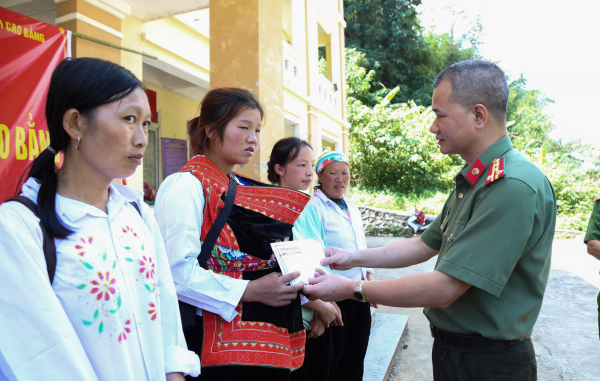 Báo CAND và nhà hảo tâm hỗ trợ người dân Cao Bằng sớm ổn định cuộc sống   -0