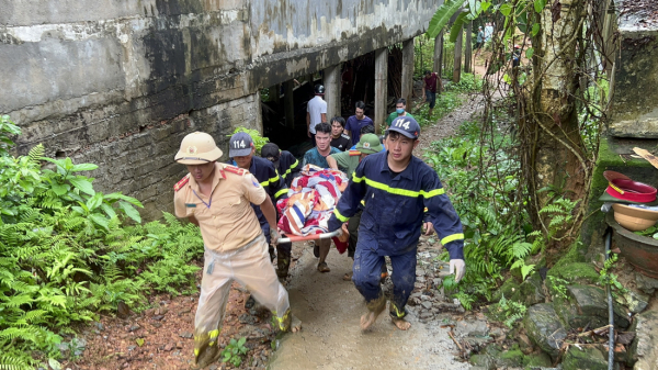 Công an Hà Giang khẩn trương tìm kiếm nạn nhân trong vụ sạt lở đất -6