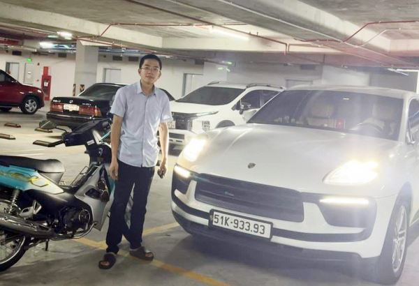 trần ngọc trung đã bán chiếc xe porsche macan để ủng hộ bà con vùng lũ-ảnh tracuuquyhoach.com.jpg -2