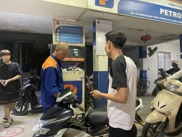Bộ Công Thương: Giảm bớt khâu trung gian trong chuỗi cung ứng xăng dầu -0