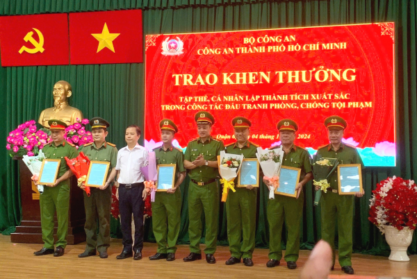 Trao khen thưởng lực lượng đấu tranh triệt phá 2 chuyên án ma túy xuyên quốc gia -0