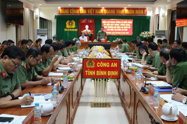 Deputy Minister Le Quoc Hung works with Binh Dinh Provincial Police Department -0