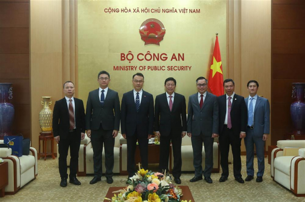 Deputy Minister Le Quoc Hung bids farewell to Chinese Ministry of Public Security’s Representative -0