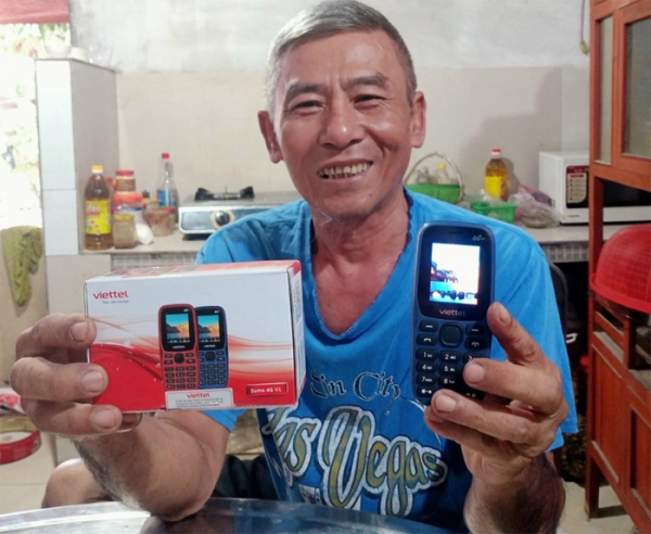 Cuộc chạy đua nước rút của Viettel để mỗi người dân có điện thoại kết nối Internet -0