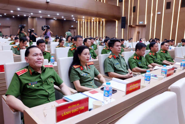 Tạo lập, kết nối, phát triển dữ liệu để chuyển đổi mạnh mẽ trạng thái làm việc trong CAND -0