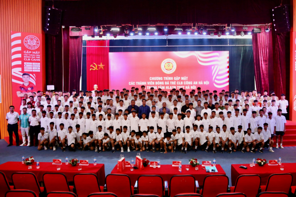 CLB Bóng đá Công an Hà Nội ra mắt các đội bóng đá nam trẻ  -0