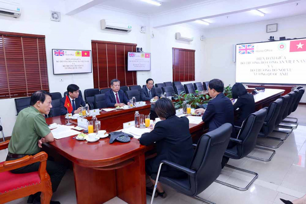 Bộ Công an Việt Nam và Bộ Nội vụ Vương quốc Anh đẩy mạnh hợp tác trên nhiều lĩnh vực -0