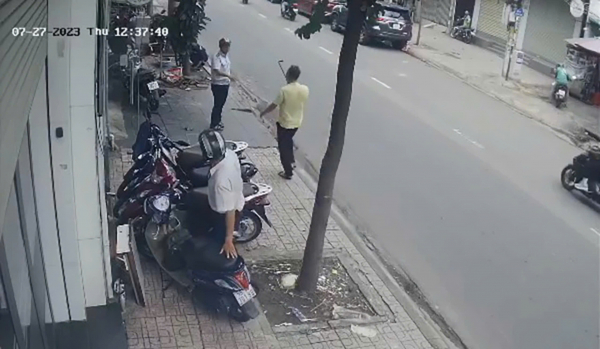Dùng sà beng đuổi đánh chống người thi hành công vụ -0