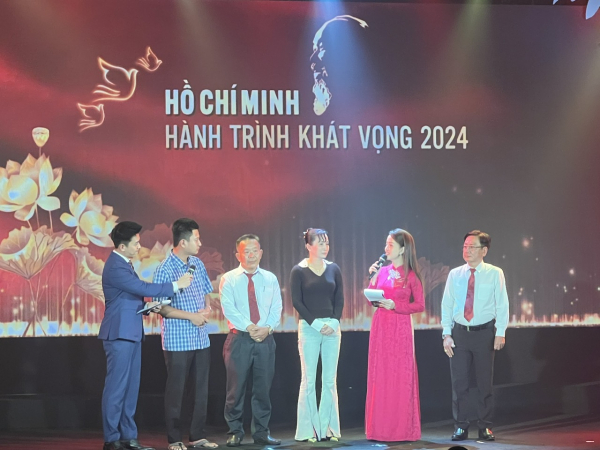 Giao lưu các điển hình tiêu biểu trong học tập và làm theo tư tưởng, đạo đức, phong cách Hồ Chí Minh -0