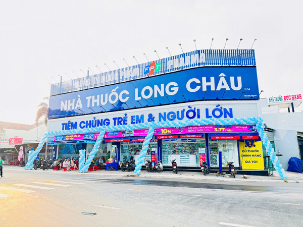 Bác sĩ FPT Long Châu cấp cứu kịp thời bé gái bị hóc dị vật -1