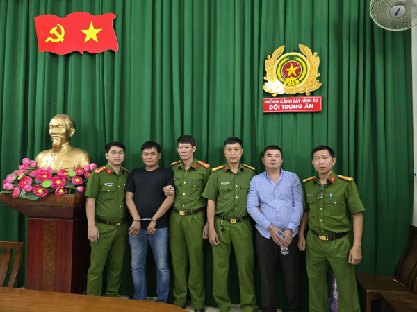 Truy tìm các đối tượng liên quan hai nhóm giang hồ đánh nhau tại tiệc cưới -0
