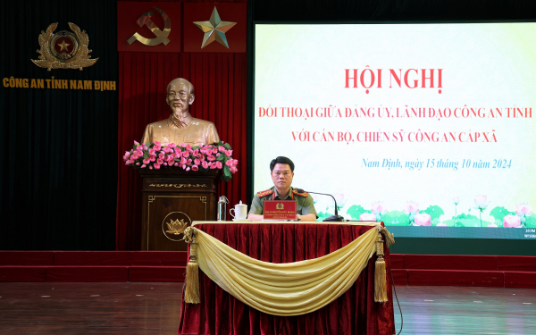 đồng chí đại tá nguyễn hữu mạnh, giám đốc công an tỉnh điều hành phần đối thoại.jpg -0