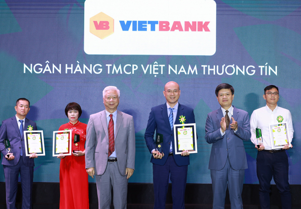 Vietbank lần thứ hai liên tiếp được vinh danh ‘Thương hiệu mạnh – phát triển bền vững 2024’ -0