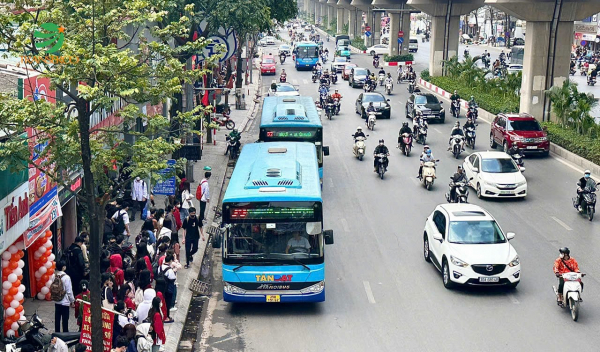 Trên 170 triệu lượt hành khách lựa chọn đi lại bằng xe buýt trong 9 tháng qua -0