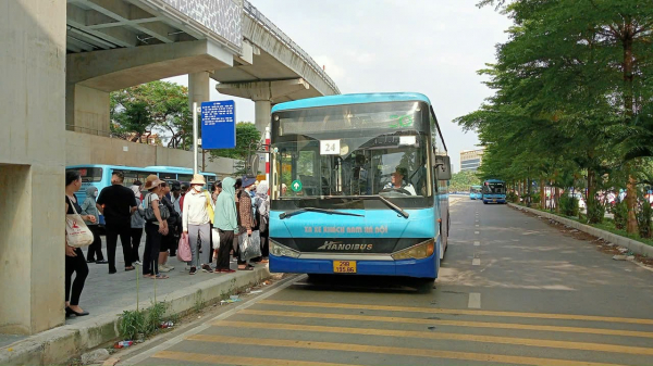 Trên 170 triệu lượt hành khách lựa chọn đi lại bằng xe buýt trong 9 tháng qua -1