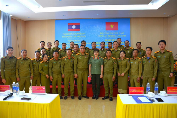 Counter-narcotics training course opened for Lao police -0