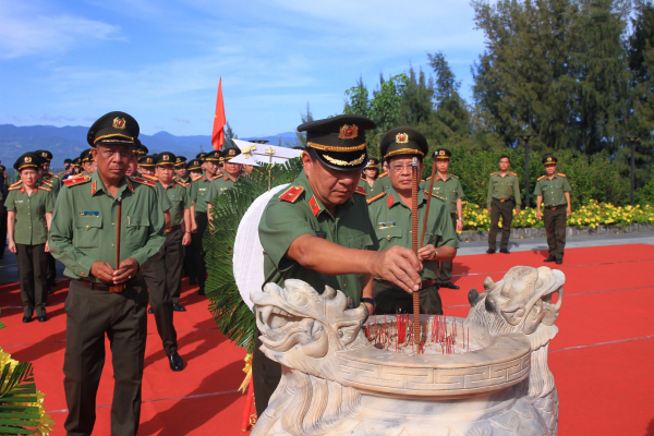 Cục Truyền thông CAND tổ chức Lễ dâng hoa, dâng hương tại Khu tưởng niệm chiến sĩ Gạc Ma -0