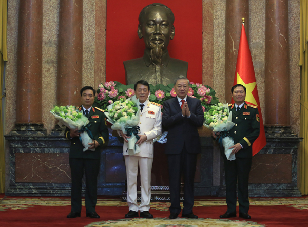 Phát huy truyền thống vẻ vang của QĐND, CAND anh hùng, xứng đáng là người chỉ huy tài năng, mẫu mực -0