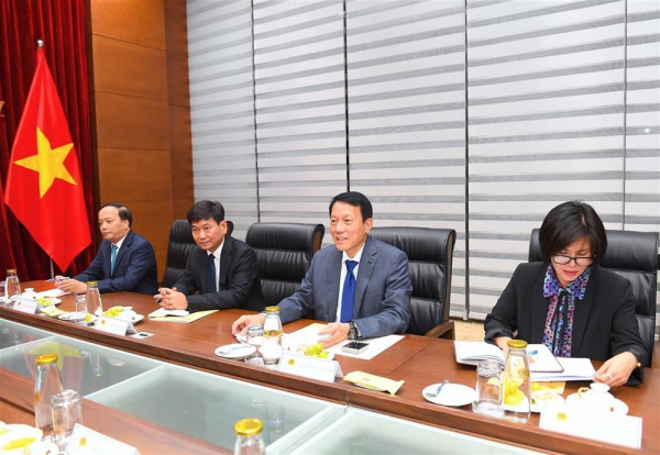 Minister Luong Tam Quang hosts newly-accredited Chinese ambassador -0