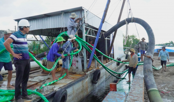 Cà Mau hưởng ứng Đợt thi đua cao điểm “500 ngày đêm hoàn thành 3.000 km đường bộ cao tốc” -0