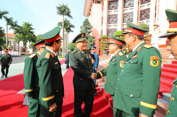 Đại tướng Phan Văn Giang hội đàm với Phó Chủ tịch Quân ủy Trung ương Trung Quốc -2