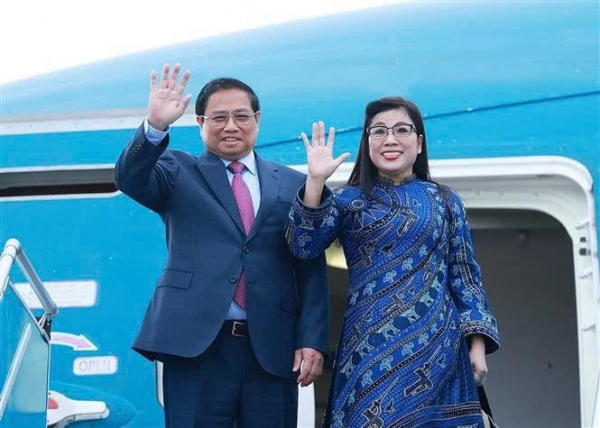 Prime Minister leaves Hanoi for visits to three Middle East countries -0