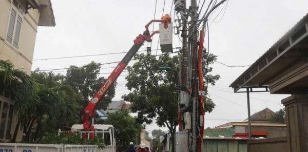 Cấp điện trở lại cho đa số khách hàng bị ảnh hưởng do bão số 6 -0