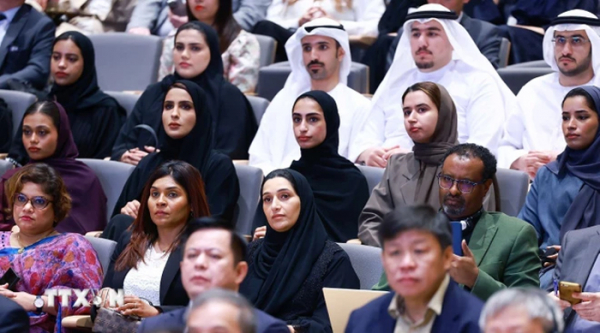 Thủ tướng phát biểu chính sách tại Học viện Anwar Gargash của UAE -0