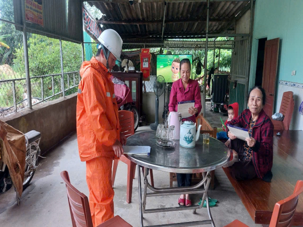 PC Hà Tĩnh đẩy mạnh tuyên truyền an toàn điện trong mùa mưa bão -0